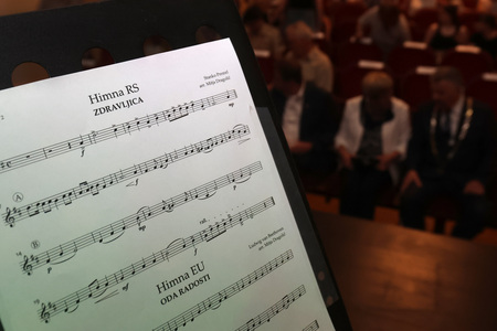 SLAVNOSTNA SEJA OBČINSKEGA SVETA S PODELITVIJO OBČINSKIH PRIZNANJ 10 FOTO LJUBO VUKELIČ